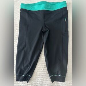 Lululemon Women’s Crop Pants- Size 8